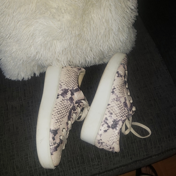 Steve Madden leather snake print sneakers - Picture 4 of 7